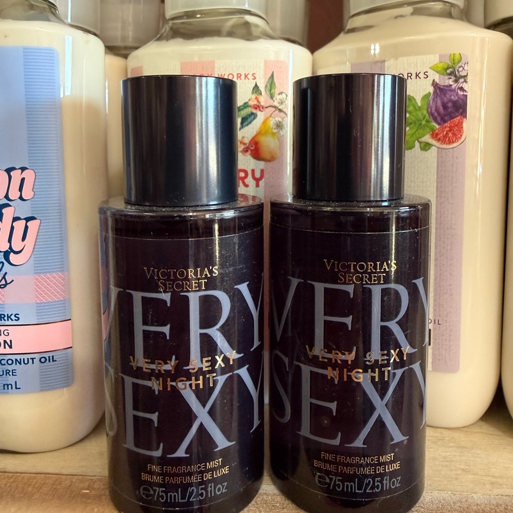 2 Victoria's Secret Very Sexy Night Fragrance Mist – travel size
